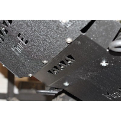 Toyota Land Cruiser 120 variklio apsauga prie bamperio More4x4 Toyota Land Cruiser 120 variklio apsauga prie bamperio More4x4