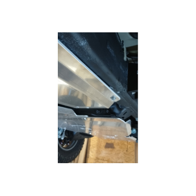 Toyota Land Cruiser 250 aliuminė kuro bako apsauga Toyota Land Cruiser 250 aliuminė kuro bako apsauga