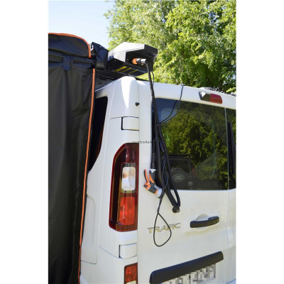 Vandens bakas su elektriniu dušu Vandens bakas su elektriniu dušu