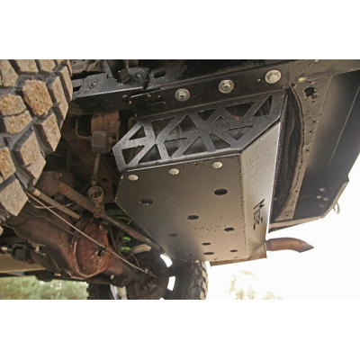 Toyota Land Cruiser 95 aliuminė kuro bako apsauga Toyota Land Cruiser 95 aliuminė kuro bako apsauga