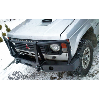 Mitsubishi Pajero I Front Bumper Mitsubishi Pajero I Front Bumper