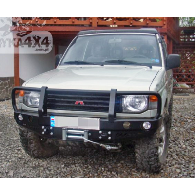 Mitsubishi Pajero II priekinis bamperis