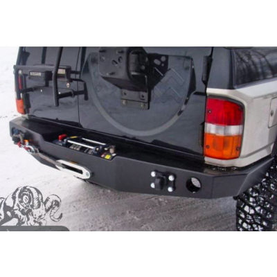 Nissan Patrol Y60 galinis bamperis su vieta gervei