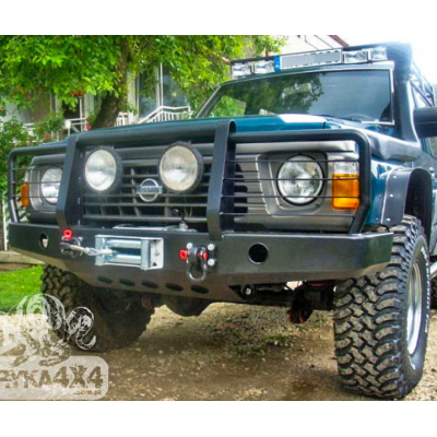 Nissan Patrol Y60 priekinis bamperis Nissan Patrol Y60 priekinis bamperis