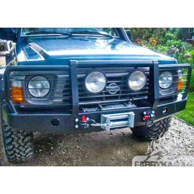 Nissan Patrol Y60 priekinis bamperis