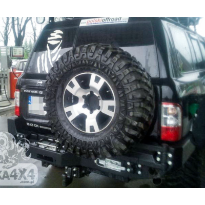 Nissan Patrol Y61 galinis bamperis su vieta gervei