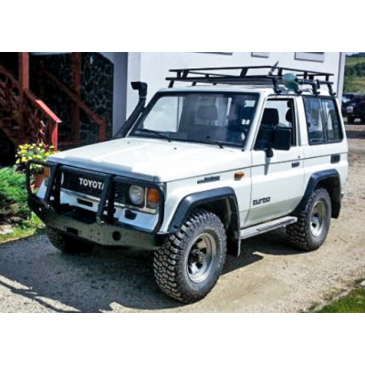 Toyota Land Cruiser 70 priekinis bamperis Toyota Land Cruiser 70 priekinis bamperis