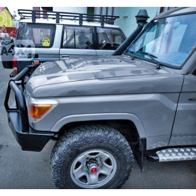 Toyota Land Cruiser 78 priekinis bamperis Toyota Land Cruiser 78 priekinis bamperis