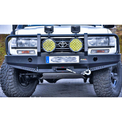 Toyota Land Cruiser 80 priekinis bamperis Toyota Land Cruiser 80 priekinis bamperis