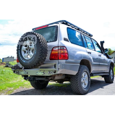 Toyota Land Cruiser 105 galinis bamperis