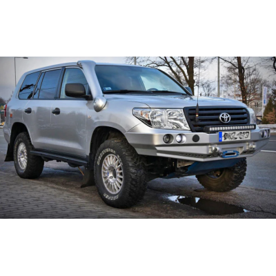 Toyota Land Cruiser 200 (07-15) priekinis bamperis Toyota Land Cruiser 200 (07-15) priekinis bamperis
