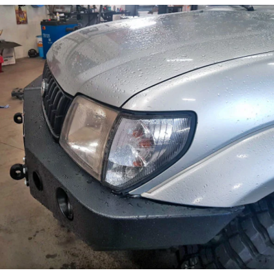 Toyota Land Cruiser 90/95 (96-99) priekinis bamperis Toyota Land Cruiser 90/95 (96-99) priekinis bamperis