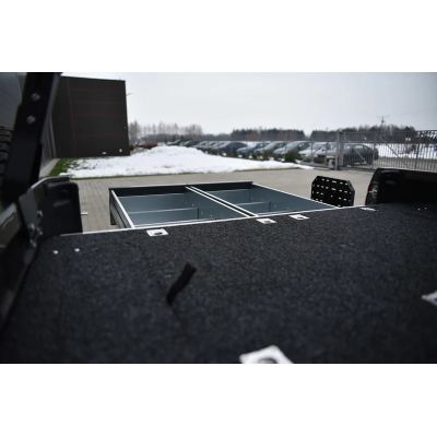 Toyota Hilux Revo (20-) bagažo stalčiai Toyota Hilux Revo (20-) bagažo stalčiai