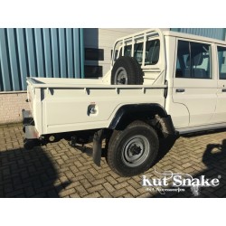 Toyota Land Cruiser 79 (double cab pickup-truck) Fender flares Kut Snake 10 mm