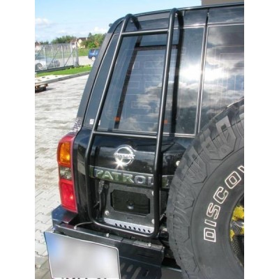 Nissan Patrol Y61 (04-24) Ladder